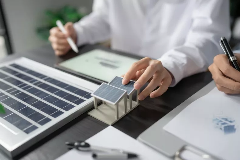 découvrez notre guide complet sur les panneaux solaires pour 2025. informez-vous sur les dernières technologies, les avantages écologiques et économiques, ainsi que des conseils pratiques pour maximiser votre installation solaire.