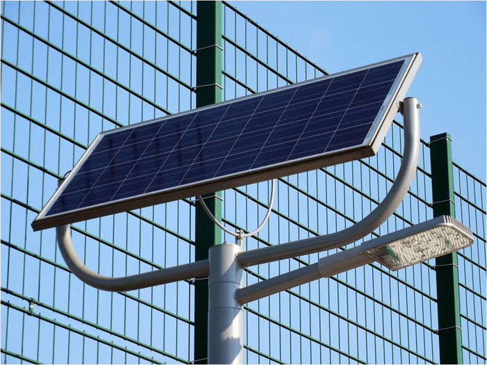 découvrez notre guide complet sur les systèmes photovoltaïques isolés. apprenez tout sur leur fonctionnement, leurs avantages, et comment les installer pour bénéficier d'une énergie renouvelable, même en dehors des réseaux électriques. optimisez votre autonomie énergétique grâce à des conseils pratiques et des astuces expert.