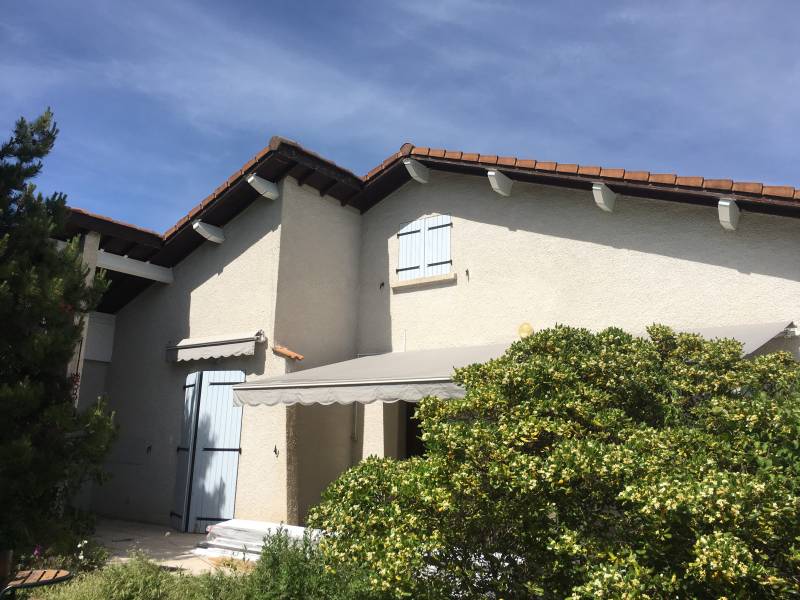 découvrez nos solutions d'habillage débord en pvc, parfaites pour embellir et protéger vos structures extérieures. résistantes et esthétiques, elles s'adaptent à tous vos projets de construction ou de rénovation. obtenez un résultat professionnel avec nos produits de qualité.