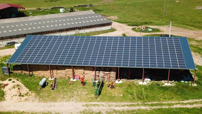 découvrez hangar le triangle, un espace dynamique dédié aux événements culturels et aux activités artistiques. profitez d'une atmosphère unique dans un cadre moderne et chaleureux, idéal pour vos manifestations et rencontres.