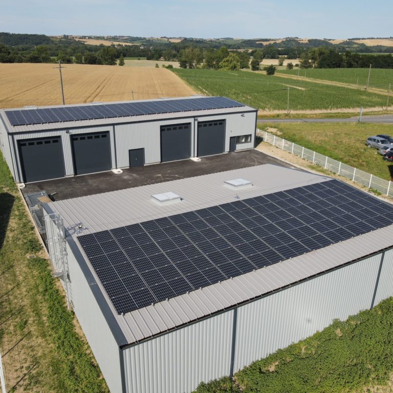 découvrez notre hangar photovoltaïque de 200m², idéal pour optimiser votre espace tout en produisant une énergie verte et renouvelable. investissez dans des solutions durables pour vos projets agricoles ou industriels.