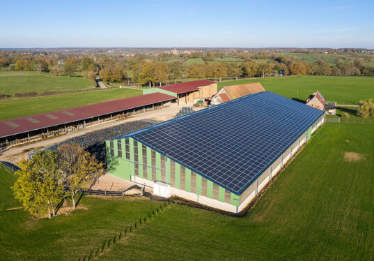 découvrez les avantages des hangars photovoltaïques en 2025 : une solution écologique et économique pour optimiser votre espace tout en produisant de l'énergie renouvelable. transformez votre hangar en une source d'énergie durable et réduisez vos coûts énergétiques dès aujourd'hui.