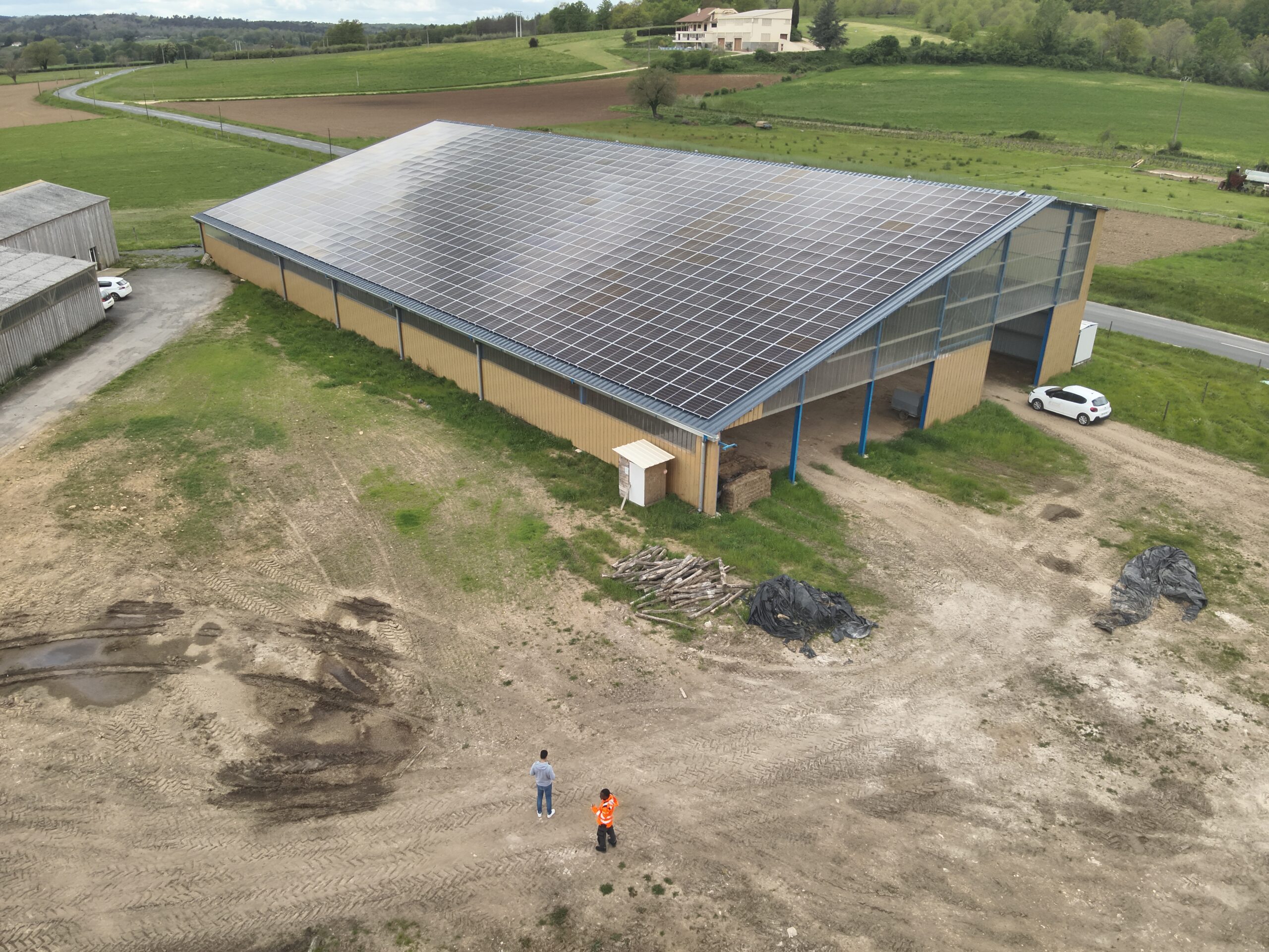découvrez les avantages des hangars photovoltaïques en 2025 : solutions durables pour la production d'énergie, optimisation des espaces agricoles et réduction des coûts énergétiques. transformez vos bâtiments en sources d'énergie renouvelable et participez à la transition écologique.