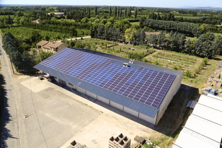 découvrez comment bénéficier d'un hangar photovoltaïque gratuit pour optimiser votre production d'énergie solaire. profitez d'avantages fiscaux, réduisez vos coûts d'électricité et contribuez à une agriculture durable avec nos solutions innovantes.