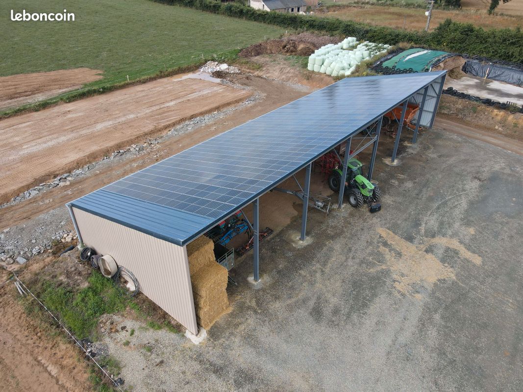découvrez le hangar triangle, une structure innovante et polyvalente idéale pour vos projets de stockage, d'événements ou d'activités industrielles. alliant esthétisme et fonctionnalité, ce hangar offre une solution optimale pour répondre à tous vos besoins.