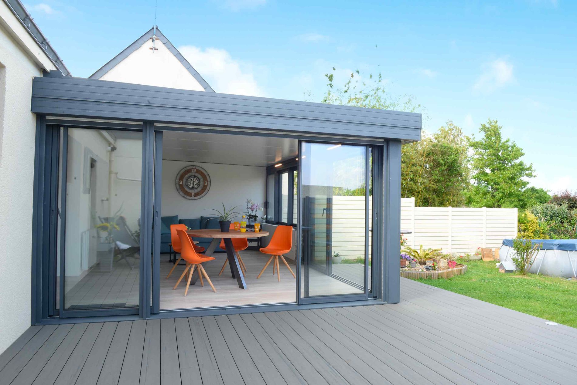 découvrez tout ce que vous devez savoir sur la hauteur des toits plats, y compris les normes de construction, les avantages, et comment choisir la hauteur idéale pour votre projet. informez-vous sur les aspects techniques et esthétiques d'un toit plat.
