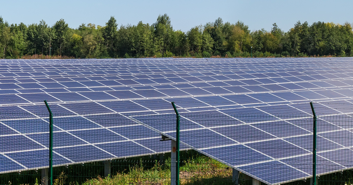 découvrez l'impact des centrales photovoltaïques sur l'environnement, l'économie et l'approvisionnement énergétique. analyse des bénéfices écologiques et des enjeux liés à cette source d'énergie renouvelable incontournable.