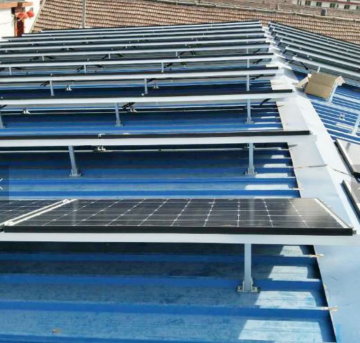 découvrez comment l'inclinaison des panneaux photovoltaïques peut optimiser la production d'énergie solaire. apprenez les meilleures pratiques pour maximiser l'efficacité de votre installation photovoltaïque et bénéficier d'une énergie renouvelable avantageuse.