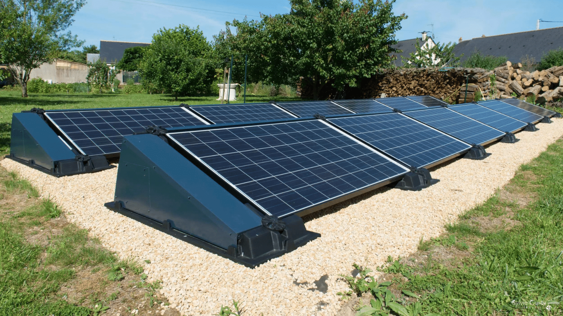 découvrez les inconvénients des panneaux photovoltaïques, notamment les coûts d'installation, les besoins d'espace, et les facteurs d'ensoleillement qui influencent leur efficacité. informez-vous pour prendre une décision éclairée sur l'énergie solaire.