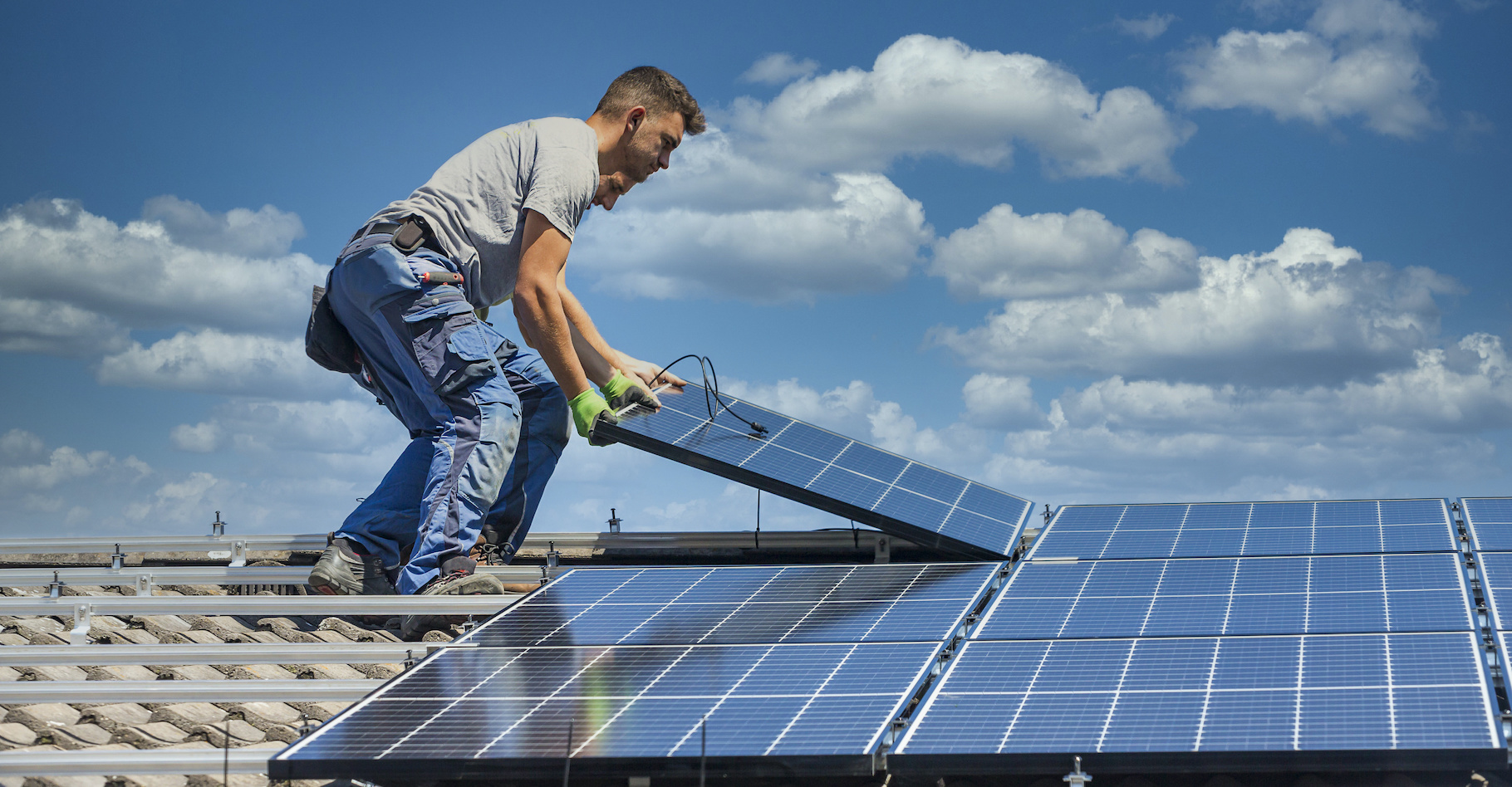 découvrez nos services d'installation d'énergie solaire, garantissant une transition énergétique durable et économique. faites appel à notre expertise pour profiter des avantages de l'énergie solaire et réduire votre empreinte carbone.