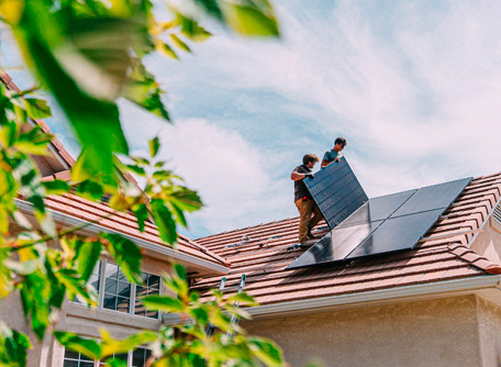 découvrez comment installer des panneaux solaires sur votre toit pour optimiser votre consommation d'énergie et réduire votre empreinte carbone. suivez nos conseils pratiques et apprenez-en plus sur les avantages de l'énergie solaire pour votre maison.