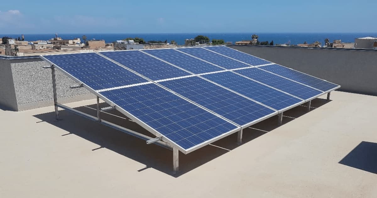 découvrez nos solutions d'installation de panneaux photovoltaïques sur toit plat pour optimiser votre consommation d'énergie et réduire vos factures. profitez d'une énergie renouvelable et faites un geste pour la planète tout en augmentant la valeur de votre bien.