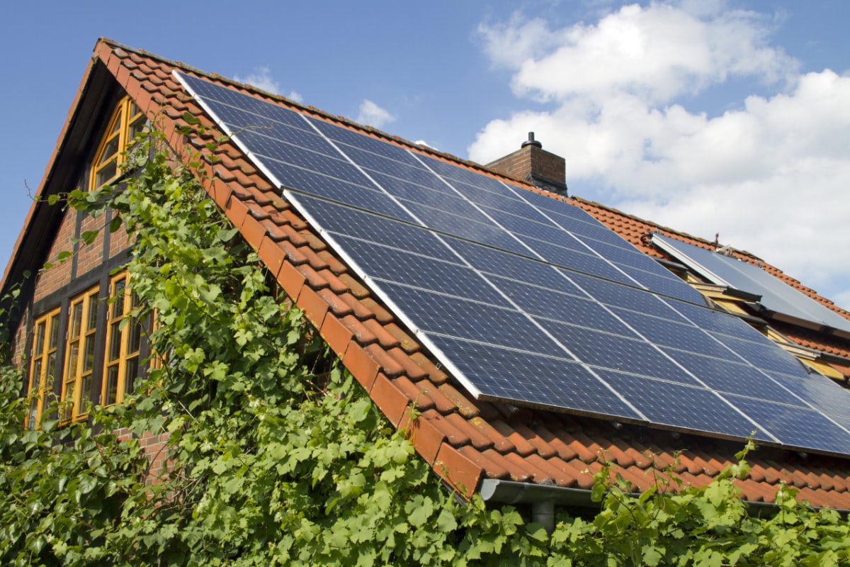 découvrez comment installer vos panneaux solaires facilement et efficacement. profitez d'une énergie renouvelable, réduisez vos factures et contribuez à la protection de l'environnement. guide complet et conseils pratiques pour un projet réussi.