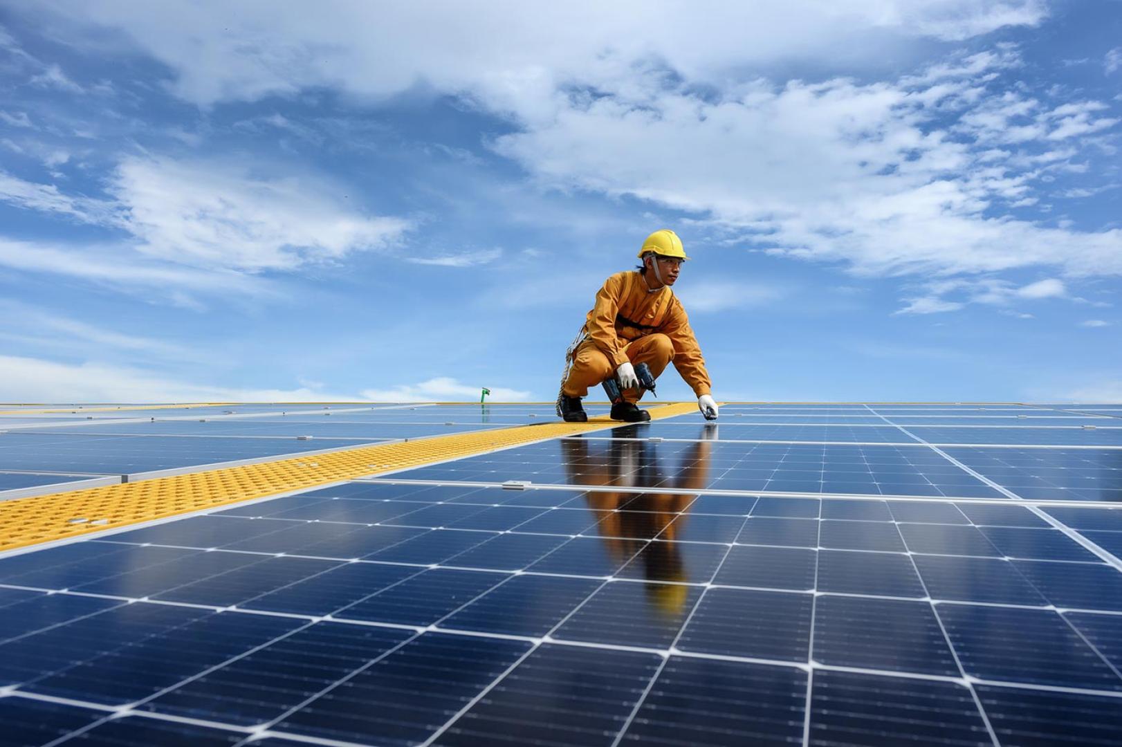 découvrez nos services d'installation de panneaux solaires pour optimiser votre consommation d'énergie et réduire vos factures. profitez d'une énergie renouvelable, respectueuse de l'environnement, avec des solutions adaptées à vos besoins.