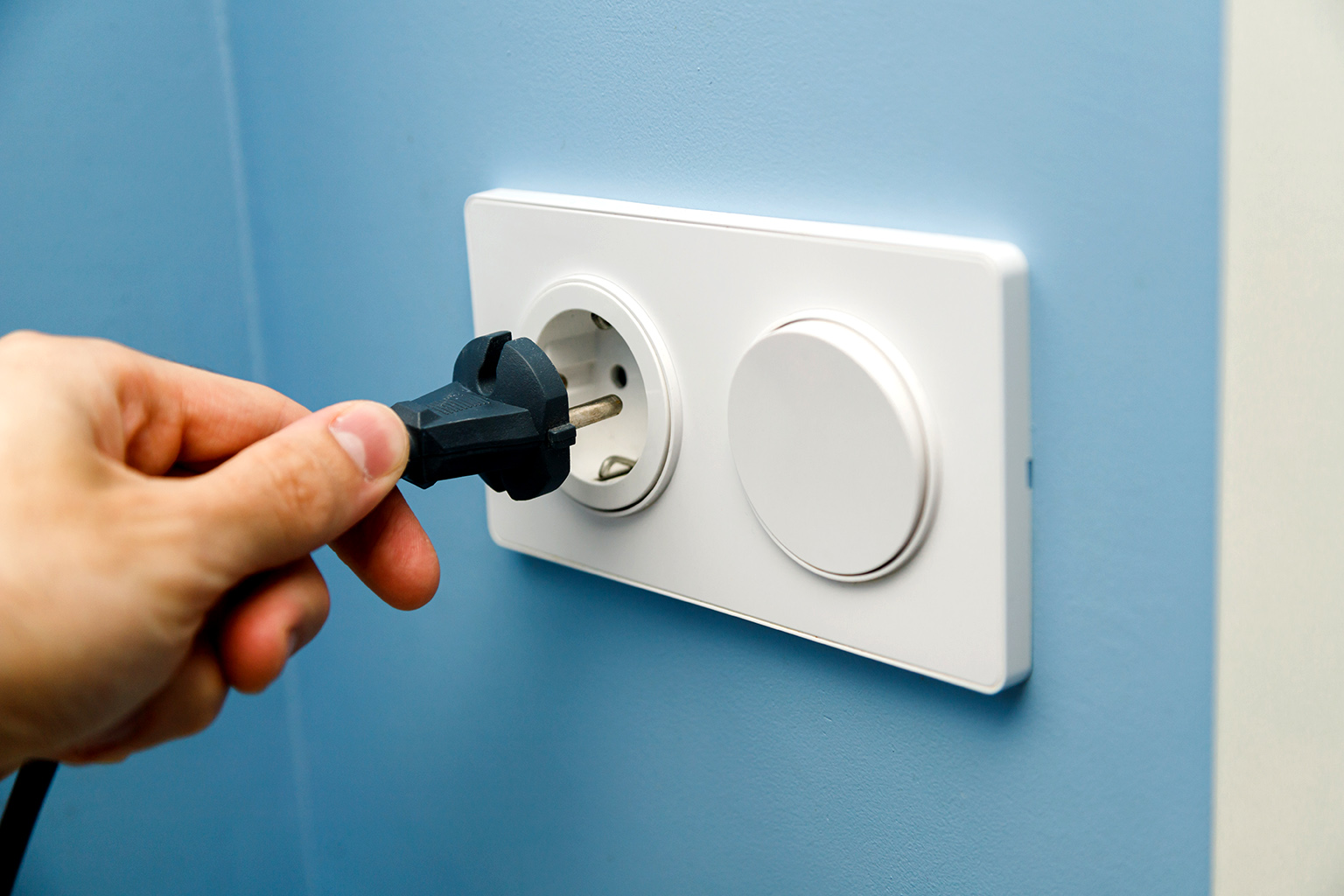 découvrez comment installer facilement un panneau solaire sur une prise 220v pour profiter d'une énergie renouvelable et réduire votre empreinte carbone. suivez notre guide étape par étape pour une installation simple et efficace.