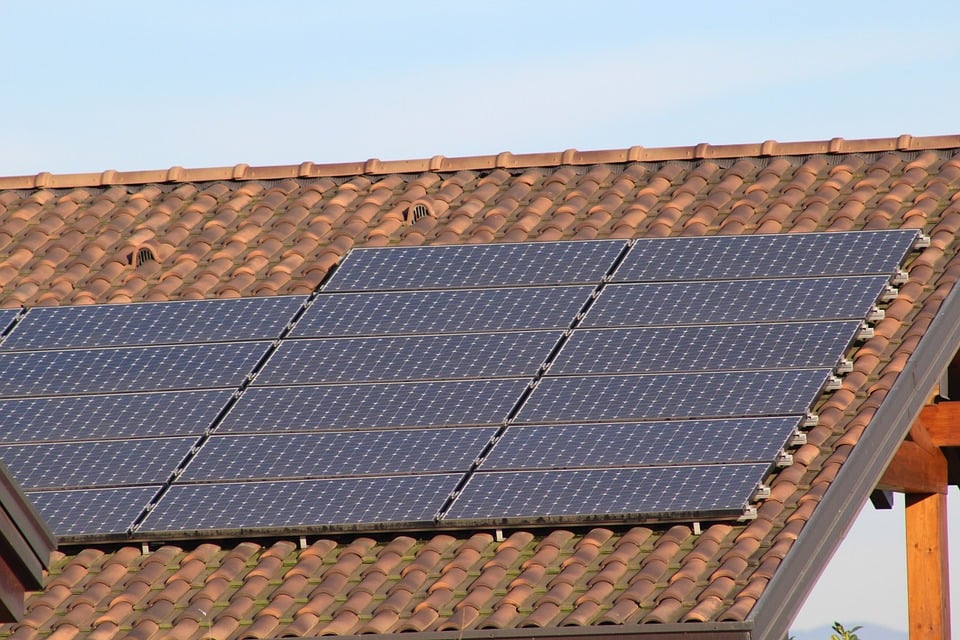 découvrez notre guide complet pour installer des panneaux photovoltaïques chez vous. apprenez les étapes essentielles, les conseils pratiques et les avantages de l'énergie solaire pour optimiser votre installation et réduire votre empreinte carbone.