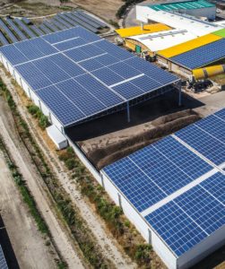 découvrez comment investir dans le photovoltaïque industriel peut transformer votre activité tout en réduisant vos coûts énergétiques. explorez les avantages fiscaux, les solutions durables et les opportunités de rentabilité offertes par cette source d'énergie renouvelable en pleine expansion.