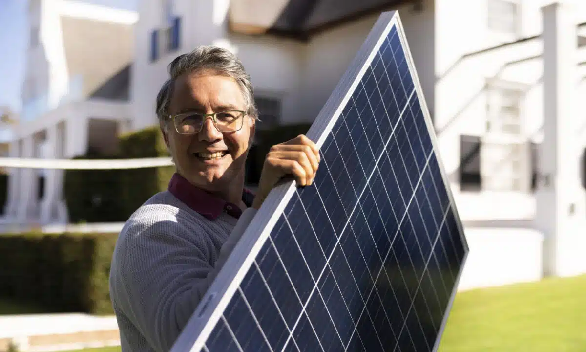 découvrez comment investir dans des panneaux photovoltaïques pour réduire votre facture d'énergie, bénéficier d'avantages fiscaux et contribuer à une planète plus verte. que vous soyez un particulier ou une entreprise, explorez les meilleures options d'investissement et les conseils pour rentabiliser votre projet solaire.