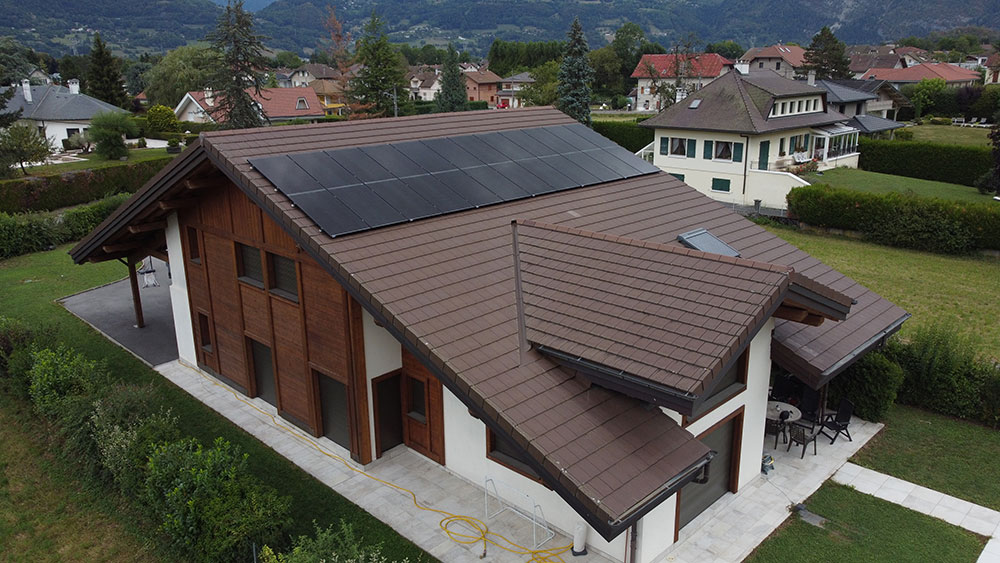 découvrez les avantages de l'investissement dans le photovoltaïque en haute-savoie. profitez d'une énergie renouvelable et durable tout en réalisant des économies sur vos factures d'électricité. transformez votre toit en une source de revenus grâce aux subventions et incitations locales. investissez aujourd'hui pour un avenir plus vert!