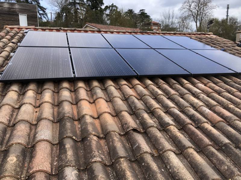 découvrez les avantages d'investir dans une toiture photovoltaïque : profitez d'économies d'énergie, augmentez la valeur de votre bien et contribuez à la transition énergétique grâce aux énergies renouvelables. transformez votre toit en source de revenus tout en préservant l'environnement.