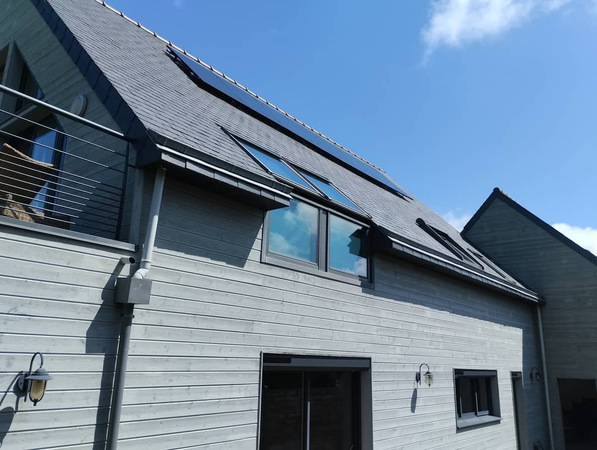découvrez comment investir dans une toiture photovoltaïque peut transformer votre maison en une source d'énergie durable. profitez des avantages économiques et environnementaux tout en valorisant votre patrimoine grâce à des solutions d'énergie renouvelable adaptées à vos besoins.