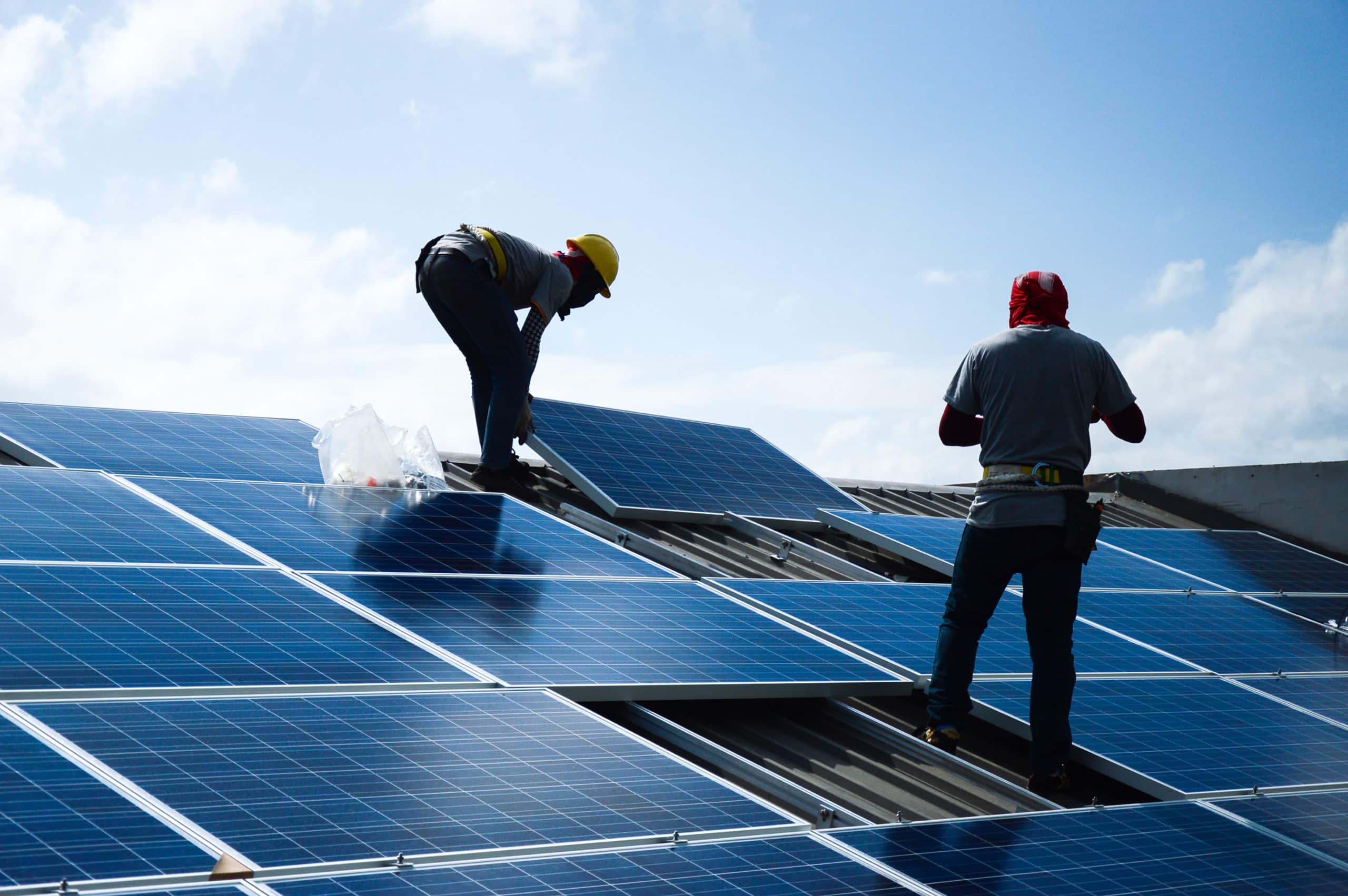 découvrez comment l'investissement dans les panneaux photovoltaïques peut transformer votre consommation d'énergie et réduire vos factures. profitez des avantages écologiques et économiques de l'énergie solaire en optant pour des solutions durables qui valorisent votre patrimoine.