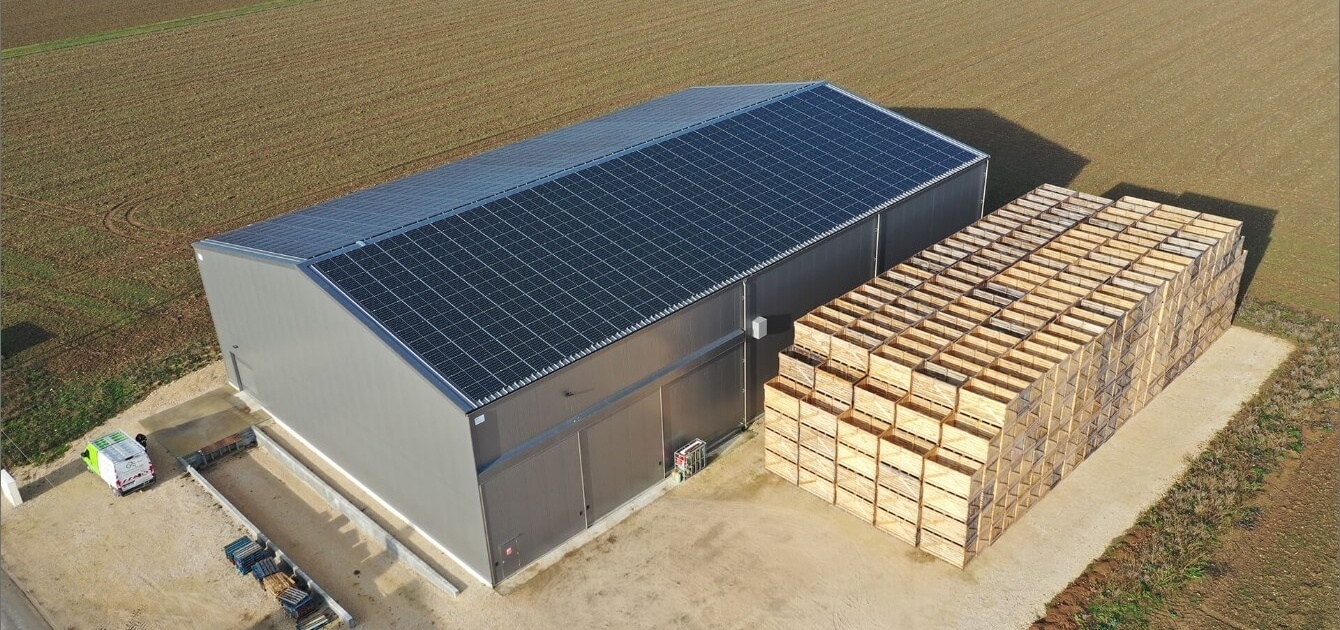 découvrez comment l'investissement dans une toiture photovoltaïque peut transformer votre maison en une source d'énergie renouvelable, réduire vos factures d'électricité et contribuer à un avenir durable.