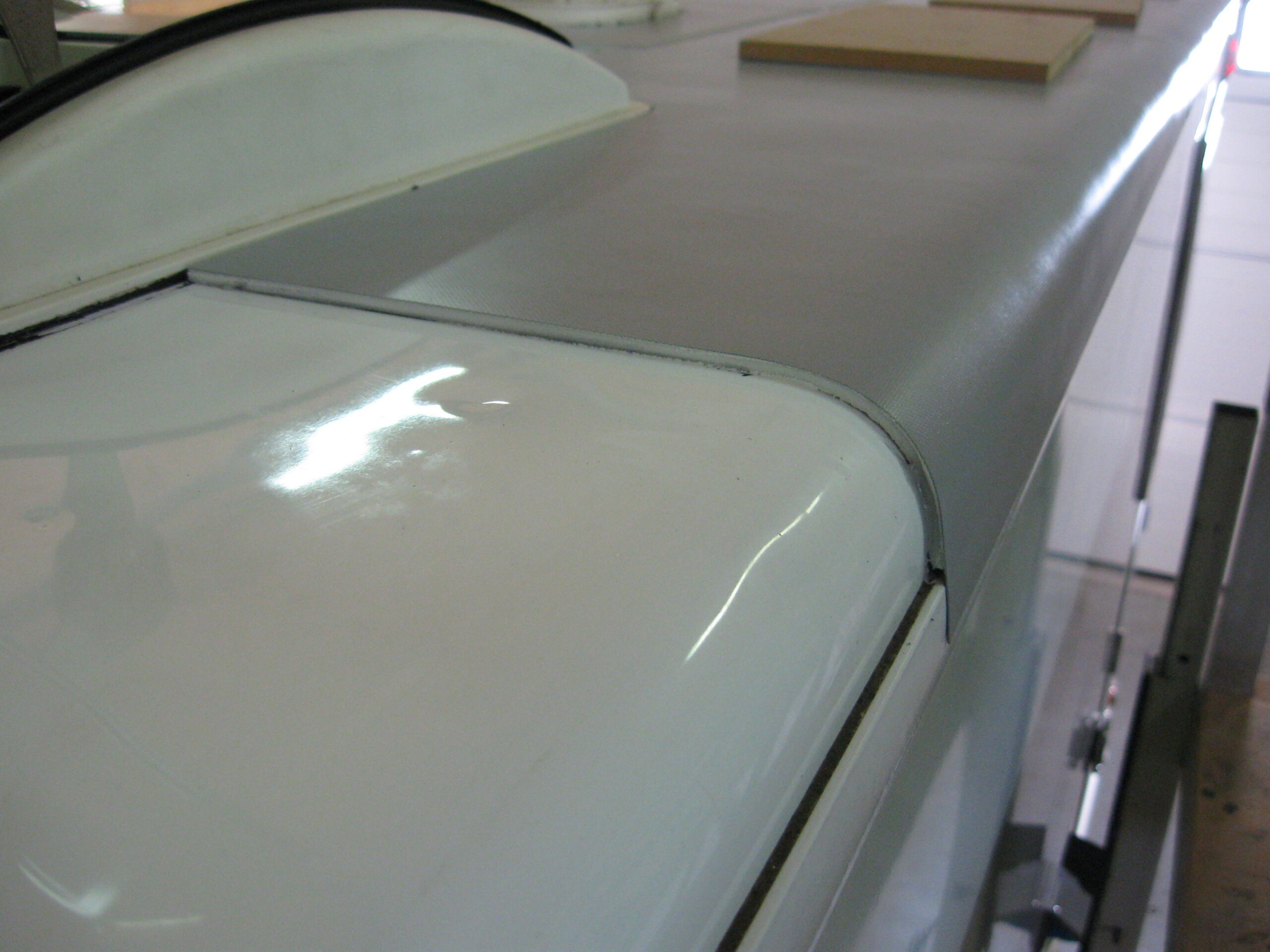 découvrez comment améliorer l'isolation de votre toit de camping-car pour profiter d'un confort maximal en toute saison. notre guide vous propose des astuces pratiques et des solutions efficaces pour préserver la chaleur en hiver et la fraîcheur en été.