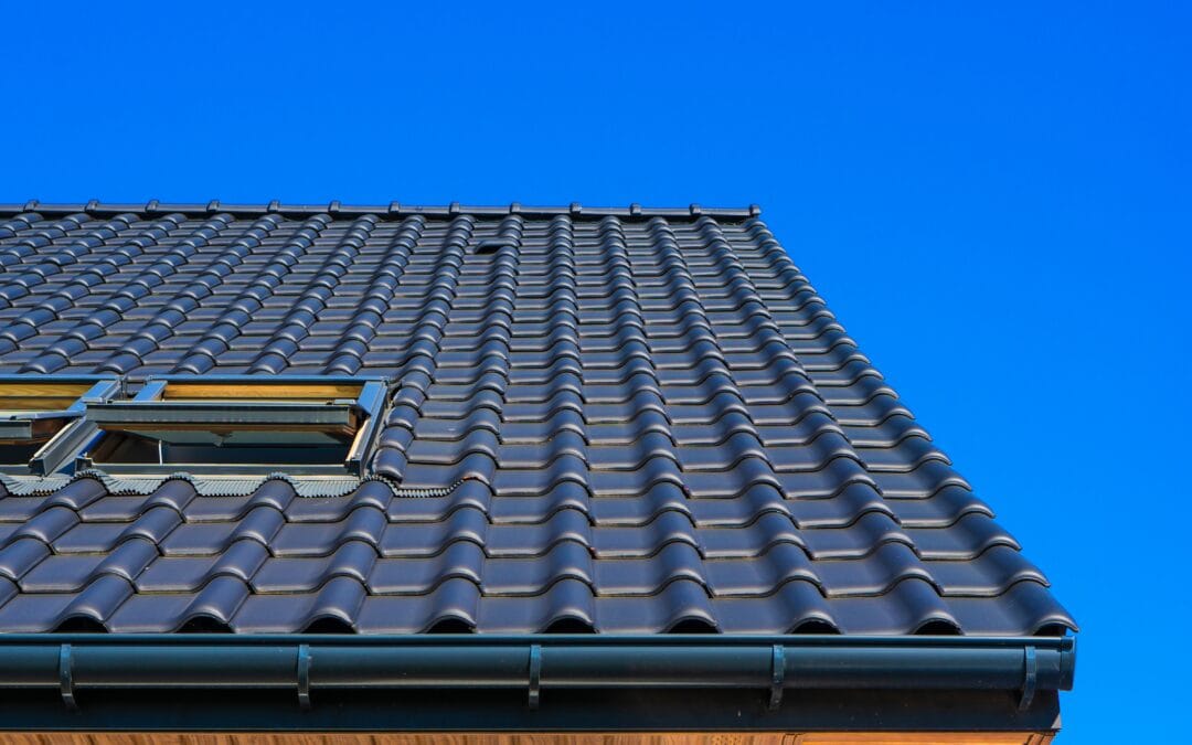 découvrez l'importance de l'isolation de votre toit pour améliorer l'efficacité énergétique de votre maison. protégez votre habitat des variations climatiques tout en réduisant vos factures de chauffage. informez-vous sur les différentes méthodes d'isolation et les matériaux adaptés à vos besoins.