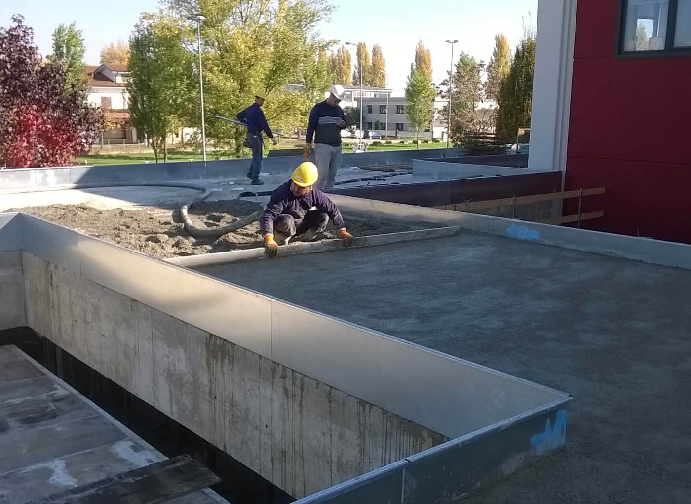 découvrez l'importance de l'isolation des toits en béton pour améliorer l'efficacité énergétique de votre maison. apprenez les techniques et matériaux adaptés pour réduire les pertes de chaleur et augmenter le confort intérieur tout en préservant l'environnement.