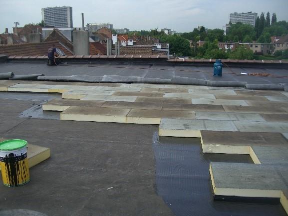 découvrez les solutions efficaces pour l'isolation de votre toit en béton. améliorez le confort de votre intérieur tout en réduisant vos factures d'énergie grâce à des techniques d'isolation modernes et performantes. protégez votre maison des variations climatiques et augmentez sa valeur immobilière.