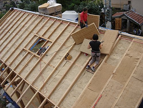 découvrez les avantages de l'isolation de votre toit en bois. améliorez l'efficacité énergétique de votre maison, réduisez les nuisances sonores et assurez un confort optimal tout en préservant l'esthétique naturelle de votre intérieur.