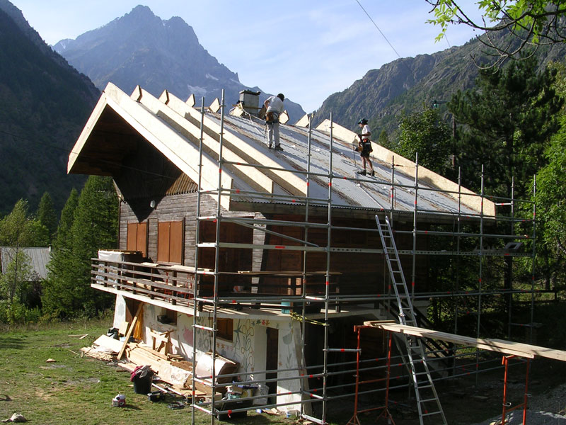 découvrez les meilleures techniques d'isolation pour votre toit de cabane. assurez un confort optimal dans votre espace en intégrant des matériaux efficaces qui préservent la chaleur en hiver et gardent la fraîcheur en été. informez-vous sur les solutions adaptées à votre projet de construction ou de rénovation.