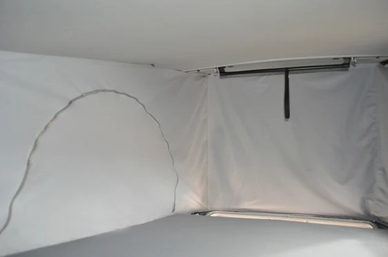 découvrez l'isolation de toit californienne, une méthode efficace pour améliorer le confort de votre maison tout en réduisant vos factures d'énergie. profitez d'un climat intérieur agréable grâce à une technique d'isolation performante, adaptée aux spécificités climatiques de votre région.