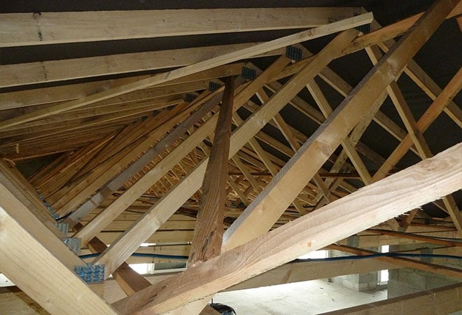 découvrez nos solutions d'isolation pour toits à lyon. améliorez le confort de votre maison tout en réduisant vos factures d'énergie grâce à nos services professionnels et adaptés à vos besoins. contactez-nous pour un devis personnalisé.