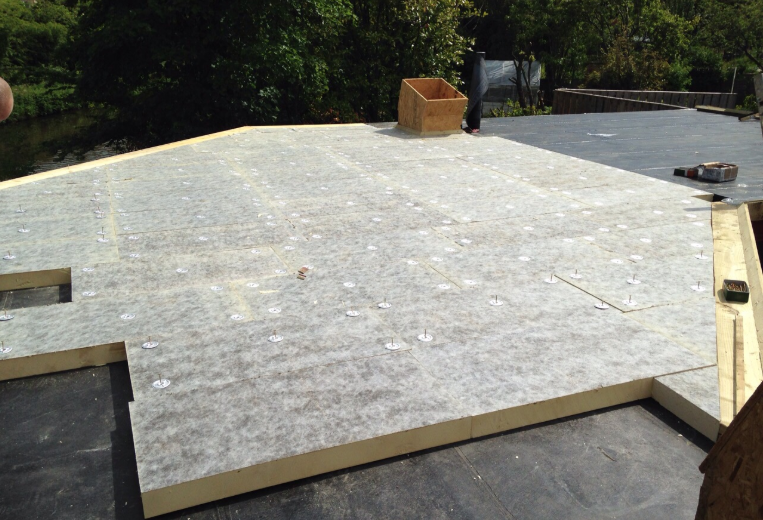 découvrez les solutions d'isolation pour les toits plats afin d'améliorer l'efficacité énergétique de votre maison. protégez votre espace des intempéries tout en réduisant vos factures d'énergie.