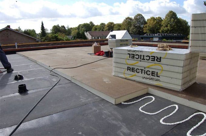 découvrez nos solutions d'isolation pour toits-terrasses, alliant confort thermique et économies d'énergie. optimisez votre espace tout en protégeant votre demeure des intempéries et réduisez vos factures grâce à une isolation performante et durable.