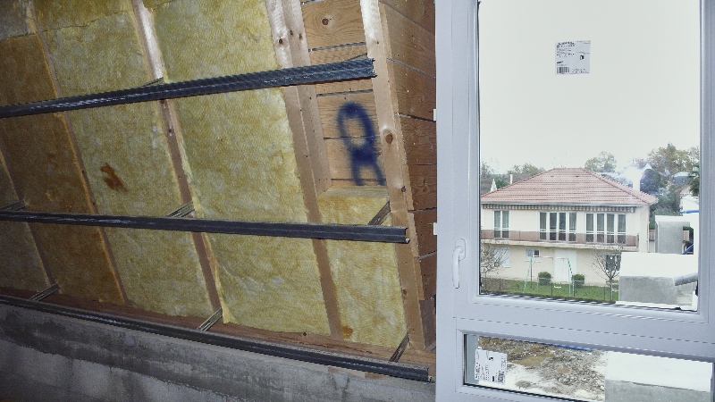 découvrez l'importance de l'isolation de votre toit en zinc pour améliorer l'efficacité énergétique de votre maison. protégez-vous des déperditions de chaleur et profitez d'un confort optimal tout en préservant l'esthétique de votre toiture.