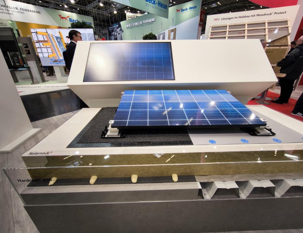 découvrez les dernières tendances et techniques d'isolation de toiture pour 2025. améliorez le confort thermique de votre maison tout en réduisant vos factures d'énergie grâce à des solutions écologiques et innovantes adaptées à vos besoins.