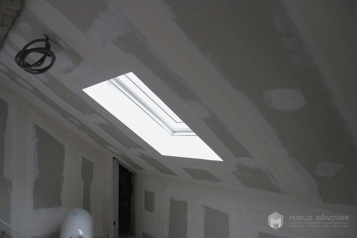 découvrez les meilleures solutions d'isolation toiture pour 2025. améliorez votre confort thermique et réduisez vos factures d'énergie grâce aux techniques et matériaux de pointe. renseignez-vous sur les tendances et les innovations pour une toiture bien isolée.