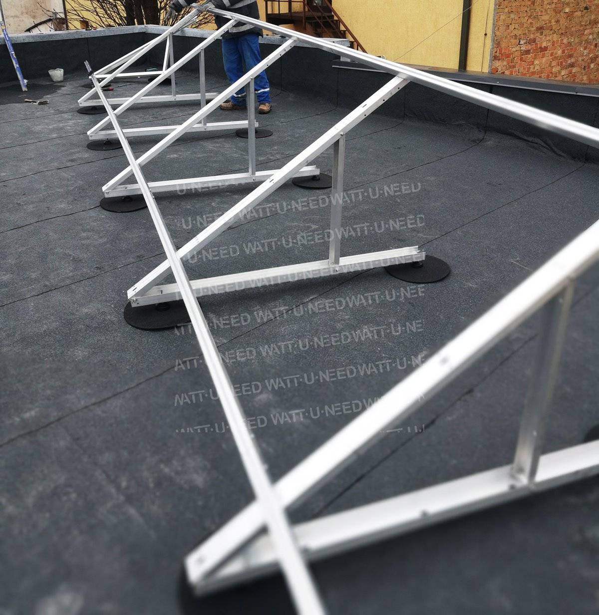 découvrez notre kit de fixation pour panneaux solaires, conçu pour garantir une installation sécurisée et durable. idéal pour tous types de toiture, notre kit assure une performance optimale de vos installations solaires et facilite leur entretien. optez pour une solution fiable et efficace pour maximiser votre production d'énergie renouvelable.