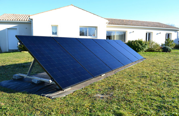 découvrez notre kit panneau solaire au sol pour maison, une solution écologique et économique pour produire votre propre énergie. facile à installer, ce kit vous permet de réduire vos factures d'électricité tout en respectant l'environnement. idéal pour les propriétaires souhaitant maximiser l'efficacité énergétique de leur habitation.