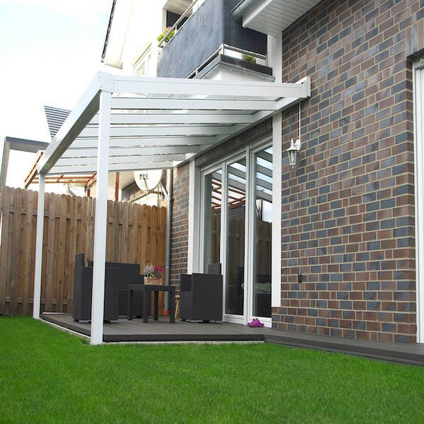 découvrez notre kit toit terrasse en aluminium, conçu pour offrir une solution durable et esthétique à votre espace extérieur. facile à installer, résistant aux intempéries et au design moderne, ce kit est idéal pour optimiser votre terrasse et en faire un véritable espace de vie. transformez votre extérieur en un lieu convivial avec notre produit de qualité.