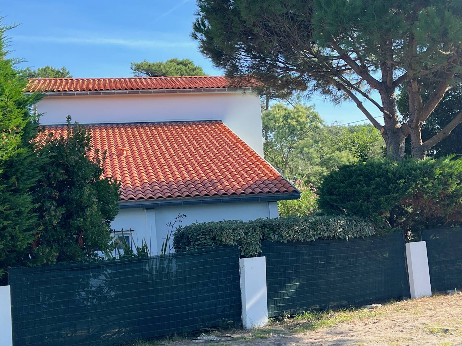 découvrez tout ce qu'il faut savoir sur le lattage de toit : techniques, matériaux et conseils pour une installation réussie et durable. optimisez l'isolation et la solidité de votre toiture avec nos astuces expert.