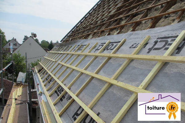 découvrez tout ce qu'il faut savoir sur le lattage de toit : techniques, matériaux, avantages et conseils pour une toiture durable et performante.