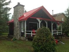 découvrez l'élégance intemporelle d'un toit rouge, symbole de chaleur et de tradition, qui rehausse le charme de votre maison tout en offrant durabilité et style. plongez dans l'univers des toits rouges et transformez votre habitat en un lieu accueillant.