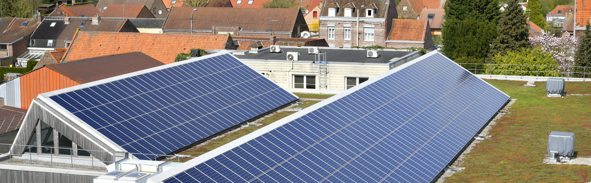 découvrez notre service de location de toits photovoltaïques à lille. optimisez votre espace tout en contribuant à une énergie durable et renouvelable. profitez d'un rendement énergétique attractif grâce à nos solutions adaptées à vos besoins.