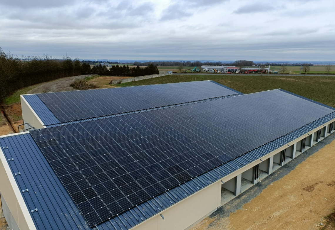 découvrez notre service de location de toiture photovoltaïque amiantée, offrant une solution écologique et rentable pour produire de l'énergie renouvelable tout en garantissant la sécurité et la conformité aux normes en vigueur. optimisez votre espace avec notre expertise !