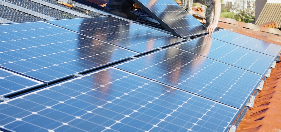 découvrez comment louer un toit industriel équipé de panneaux photovoltaïques pour maximiser vos économies d'énergie tout en contribuant à une transition énergétique durable. profitez d'une solution innovante et rentable pour votre entreprise.