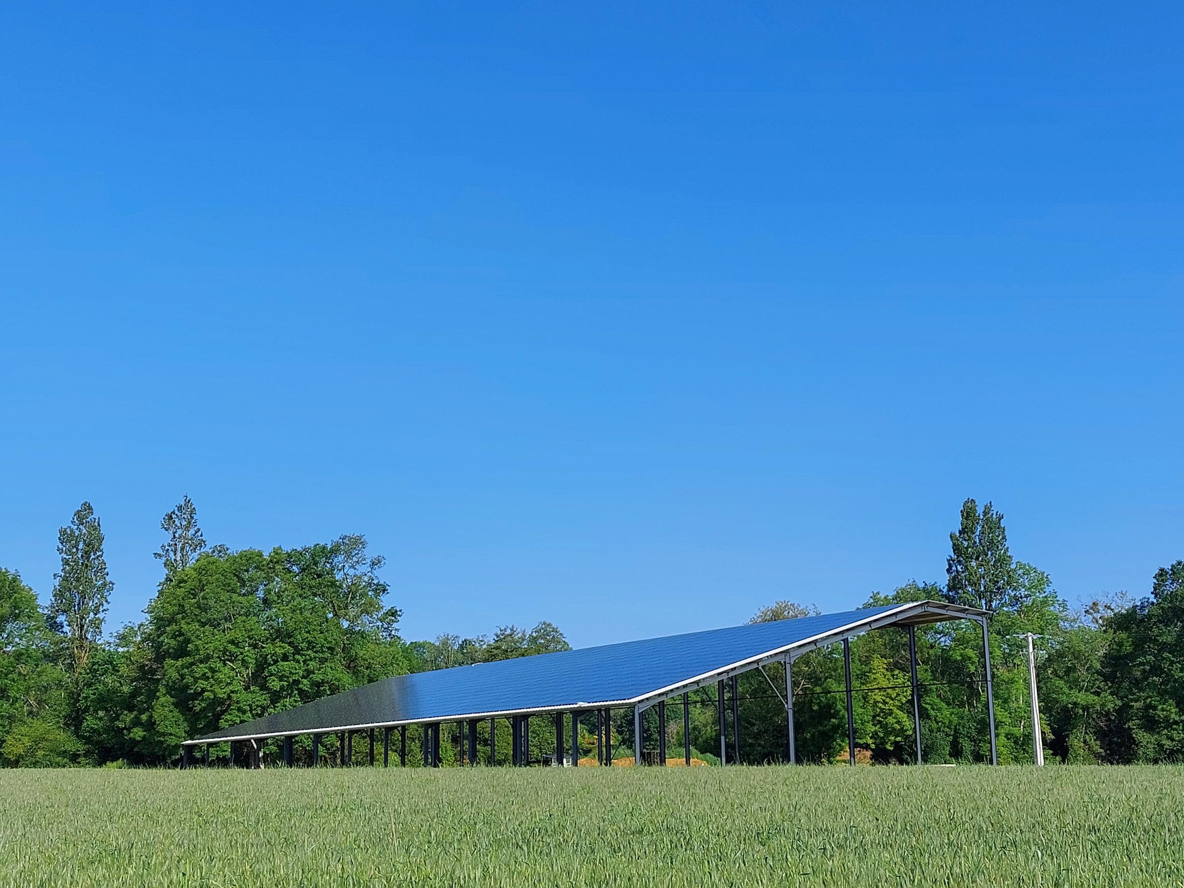 découvrez comment louer un toit photovoltaïque pour produire de l'énergie solaire et réduire vos factures d'électricité. profitez d'une solution éco-responsable tout en générant des revenus grâce à une installation solaire.